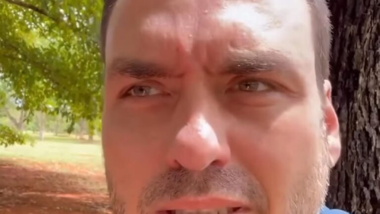 carlos-bolsonaro-desculpas-pai-16x9