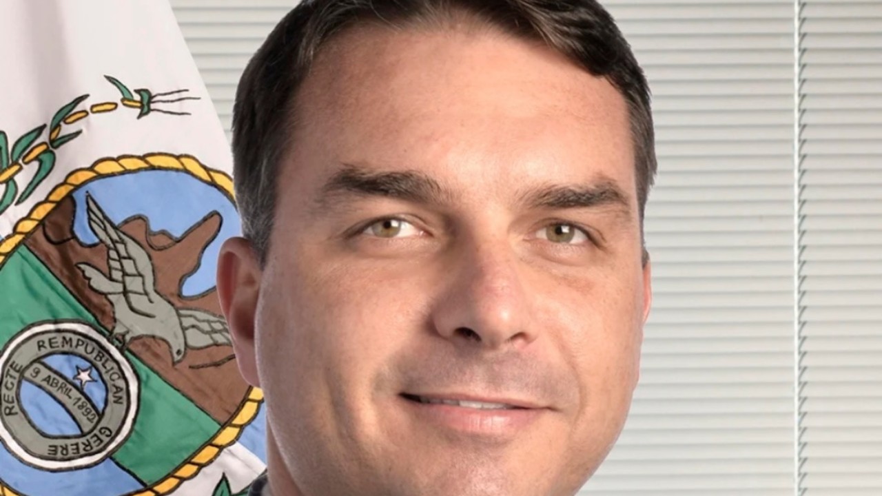 flavio-bolsonaro-deixa-brasil-asilo-eua-16x9