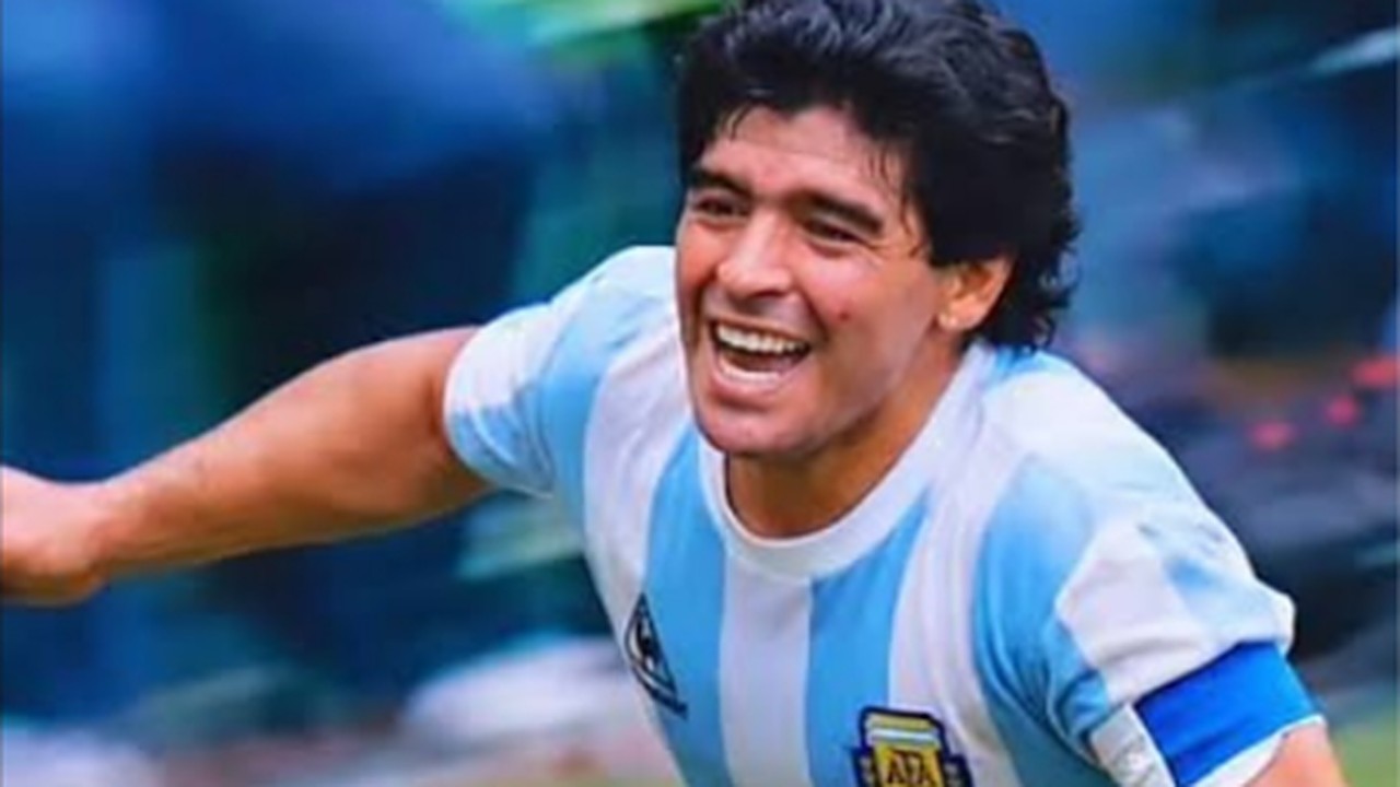 Maradona completaria 66 anos nesta sexta-feira; relembre a trajetória de um dos maiores jogadores da história