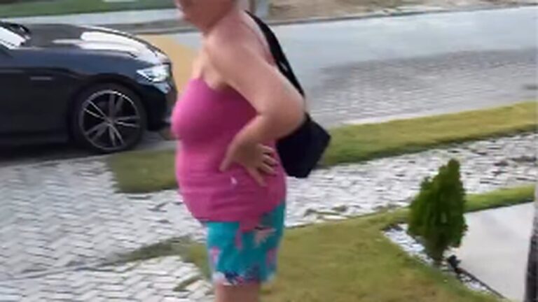 Já imaginou pedir um Uber e encontrar Skolástica como motorista e Aluísio Júnior como passageiro?